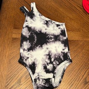 Brand new Tye dye tank top onesie size 18-24 months!